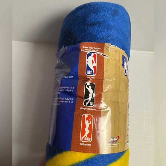 NBA Fleece Throw Blanket - Blue and Yellow - Picture 2 of 9